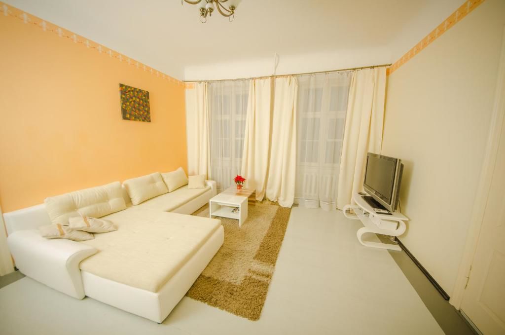 Апартаменты Large Vacation Apartments in the Old Town Рига