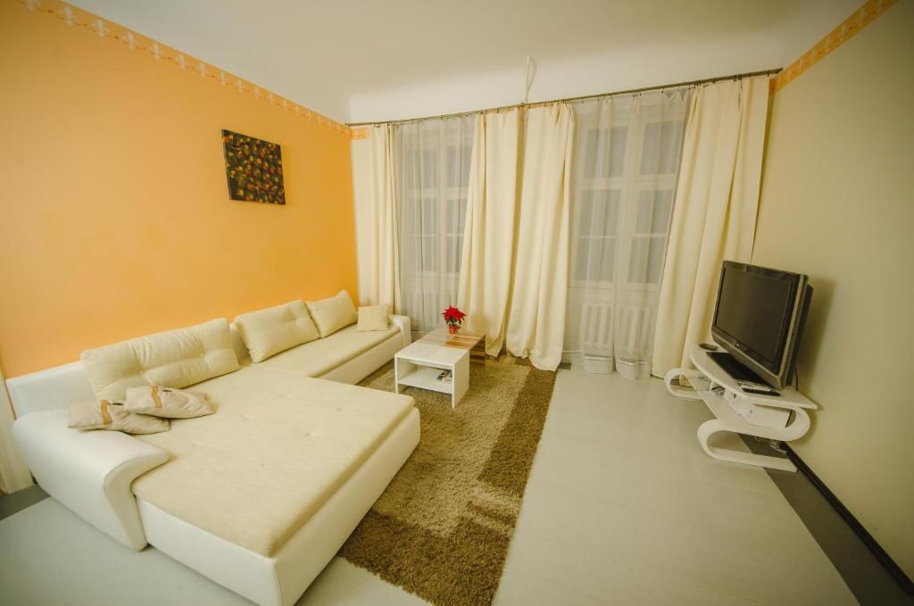 Апартаменты Large Vacation Apartments in the Old Town Рига